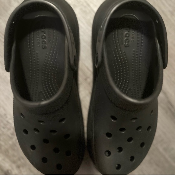 Crocs Black Platform Clogs size 9W/7M like new - Picture 3 of 10